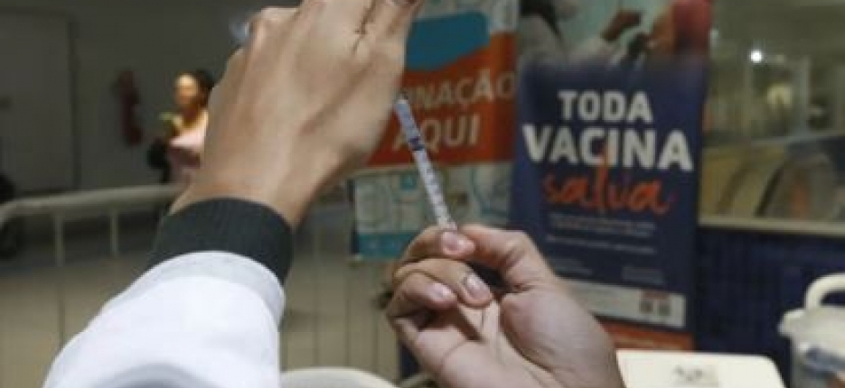 Covid-19: positividade de testes salta de 5 % para 13 % em um ms
