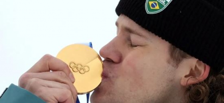 Brasil leva ouro com Lucas Pinheiro nas Olimp�adas de Inverno 2026