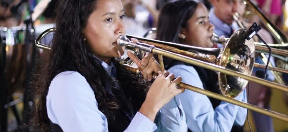 Musicista formada por orquestra do Interior do CE � aprovada em concurso da Aeron�utica