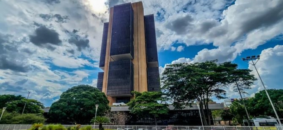 Banco Central reduz taxa b�sica de juros para 14,75% ao ano
