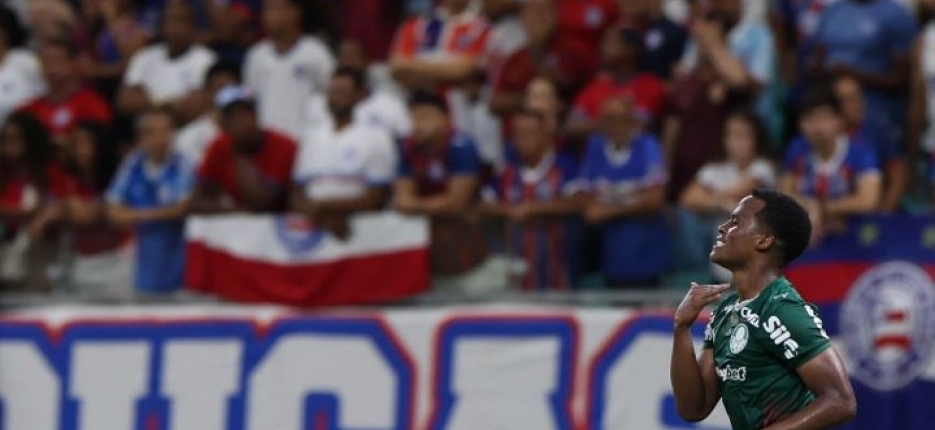 Palmeiras vence Bahia fora de casa e amplia vantagem na lideran�a do Brasileir�o